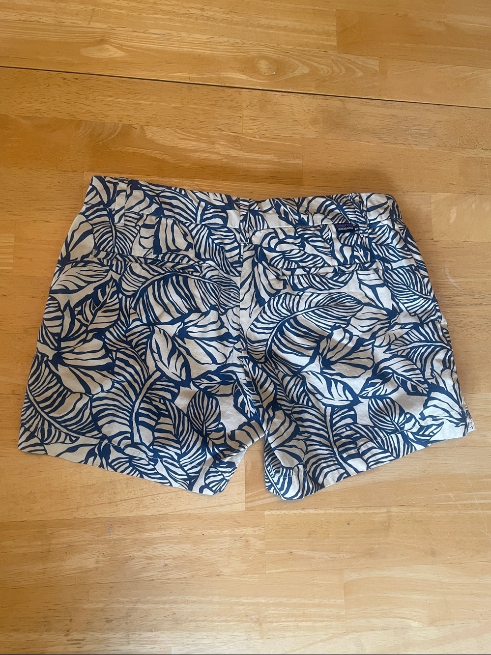Patagonia Organic Cotton Blue & White Shorts Size 4 🤍💙 - Picture 6 of 7